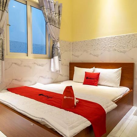 Hotel RedDoorz near ETown 4 Ho Chi Minh Zewnętrze zdjęcie