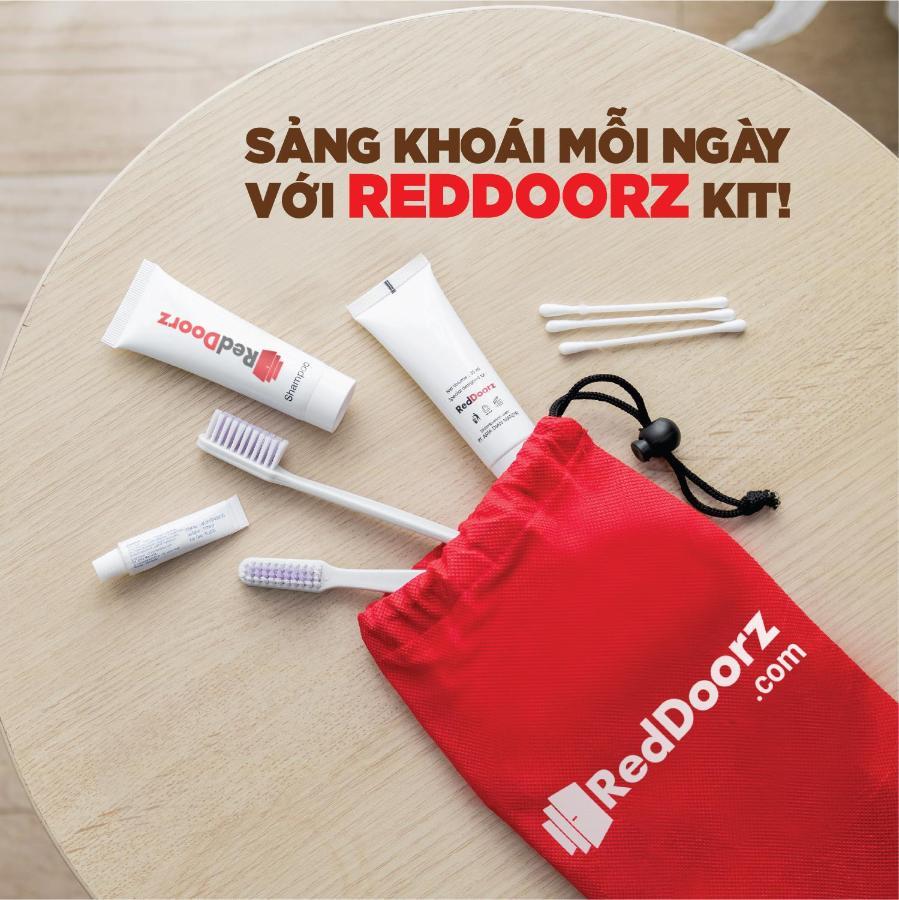 Hotel RedDoorz near ETown 4 Ho Chi Minh Zewnętrze zdjęcie