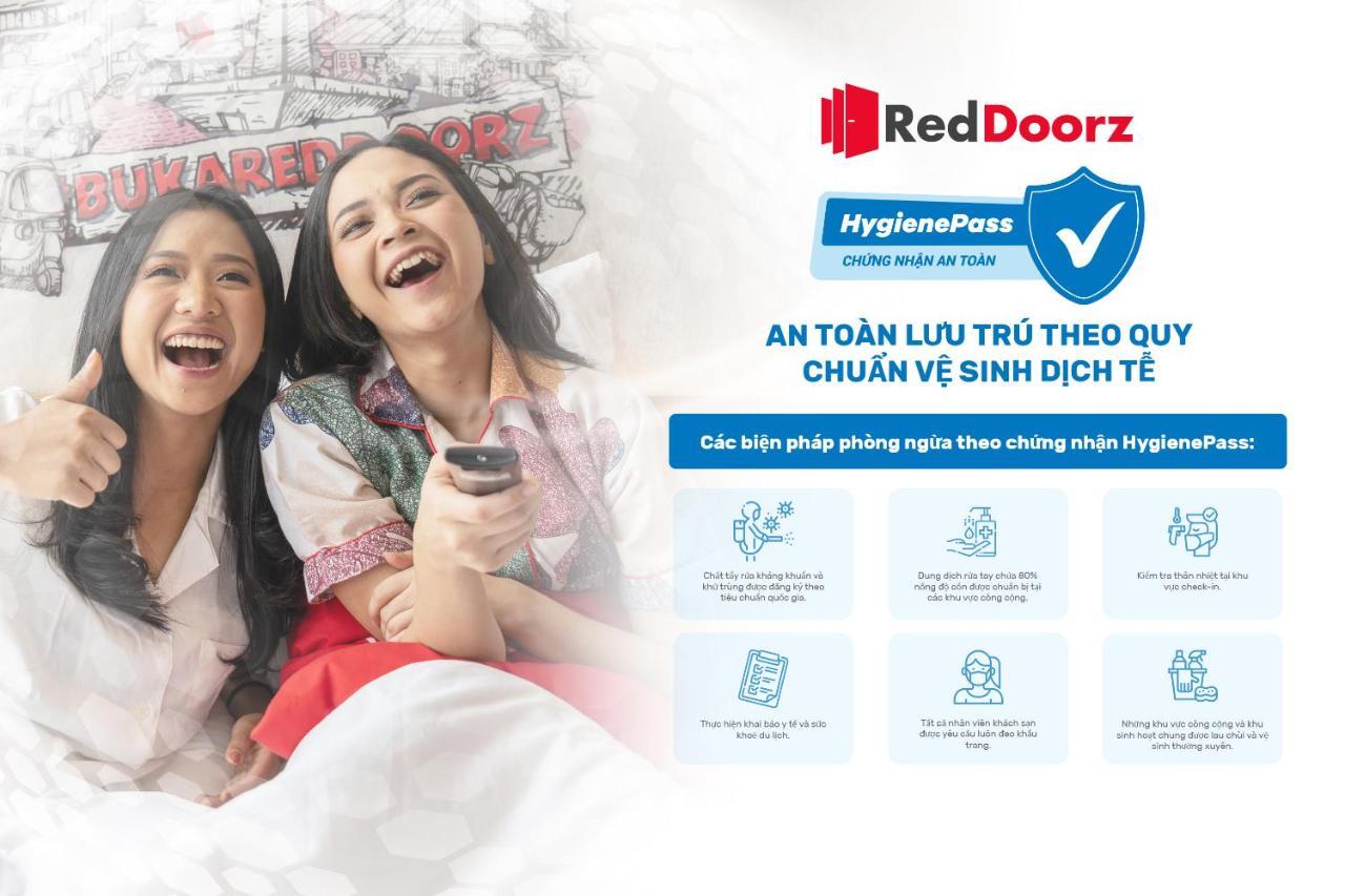 Hotel RedDoorz near ETown 4 Ho Chi Minh Zewnętrze zdjęcie