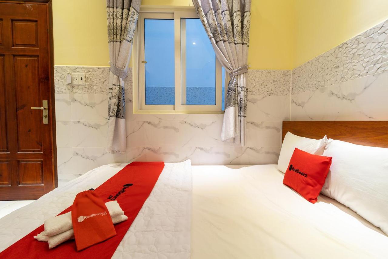 Hotel RedDoorz near ETown 4 Ho Chi Minh Zewnętrze zdjęcie