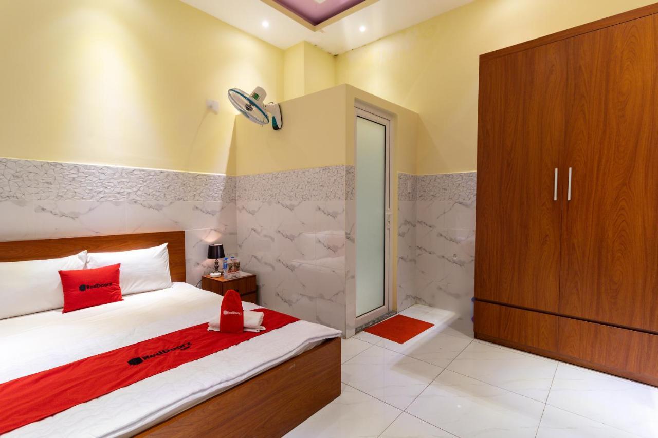 Hotel RedDoorz near ETown 4 Ho Chi Minh Zewnętrze zdjęcie