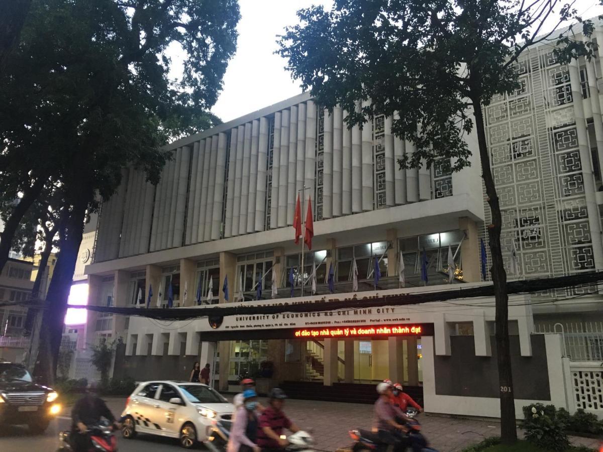 Hotel RedDoorz near ETown 4 Ho Chi Minh Zewnętrze zdjęcie